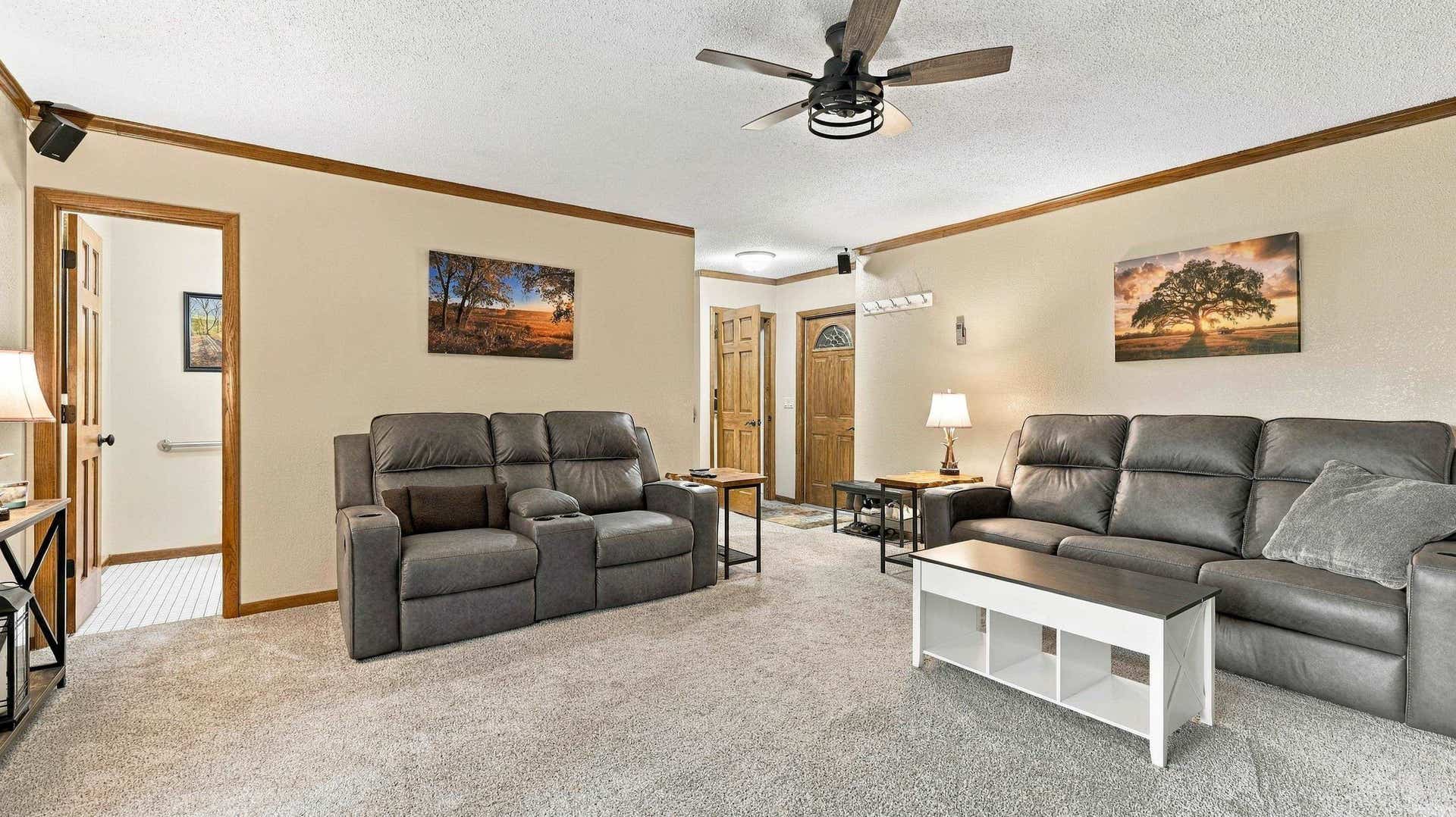 3075 Vail Trail Court, Dubuque, IA 52001 3075 Vail Trail Court, Dubuque, IA 52001