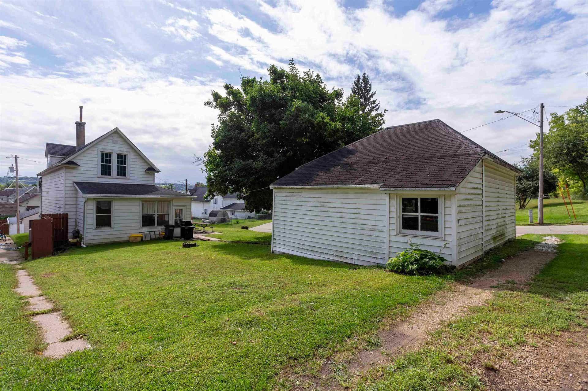 1499 Prescott Street, Dubuque, IA 52001 1499 Prescott Street, Dubuque, IA 52001