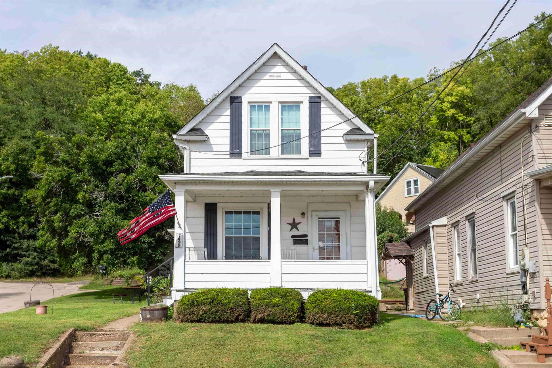 1499 Prescott Street, Dubuque, IA 52001 1499 Prescott Street, Dubuque, IA 52001