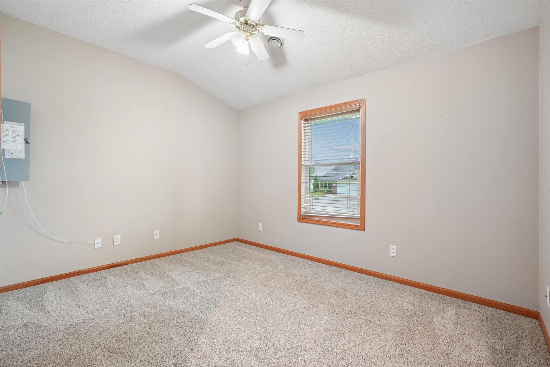 6110 Seven Springs Drive, Dubuque, IA 52002 6110 Seven Springs Drive, Dubuque, IA 52002