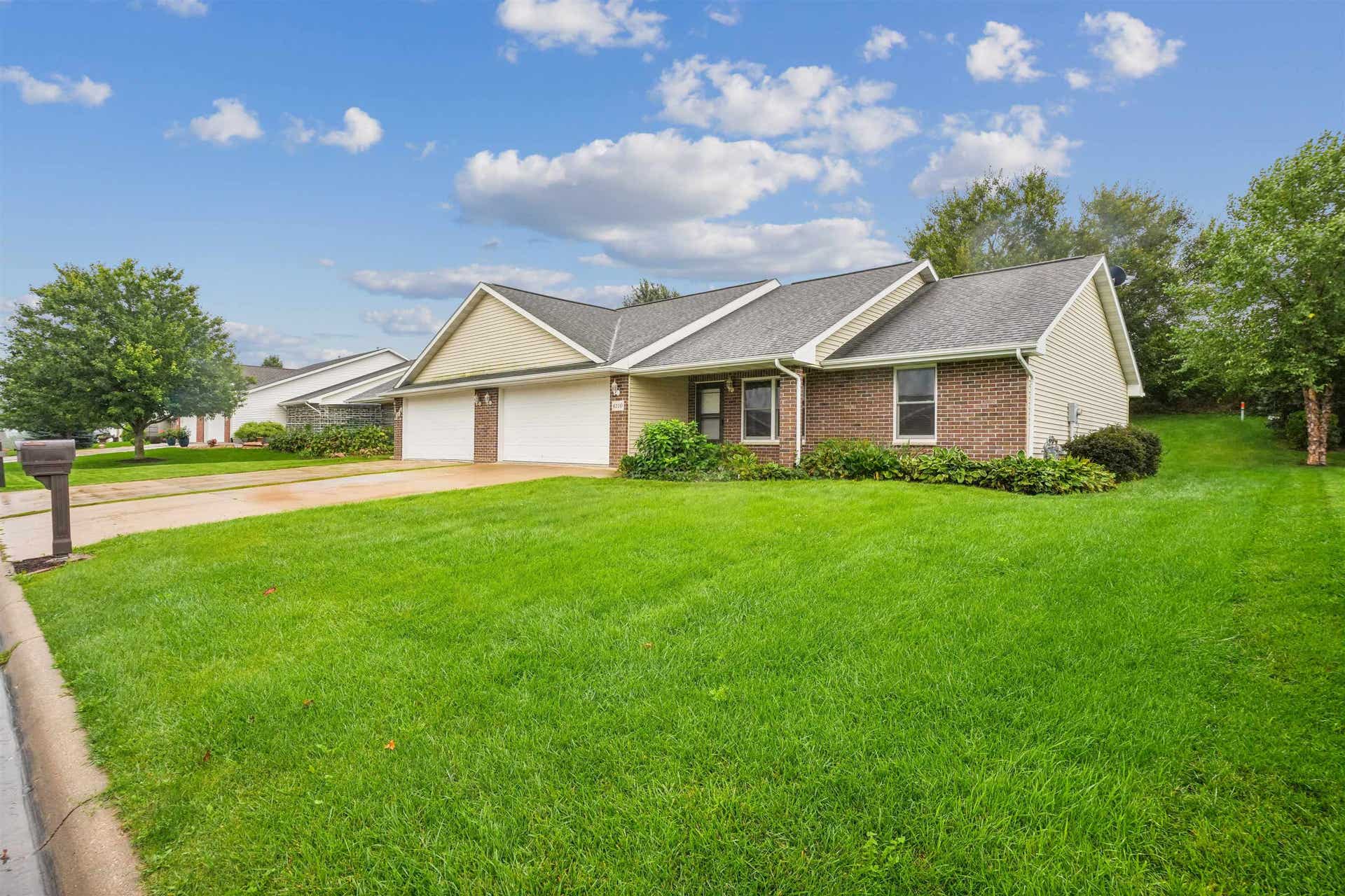 6110 Seven Springs Drive, Dubuque, IA 52002 6110 Seven Springs Drive, Dubuque, IA 52002