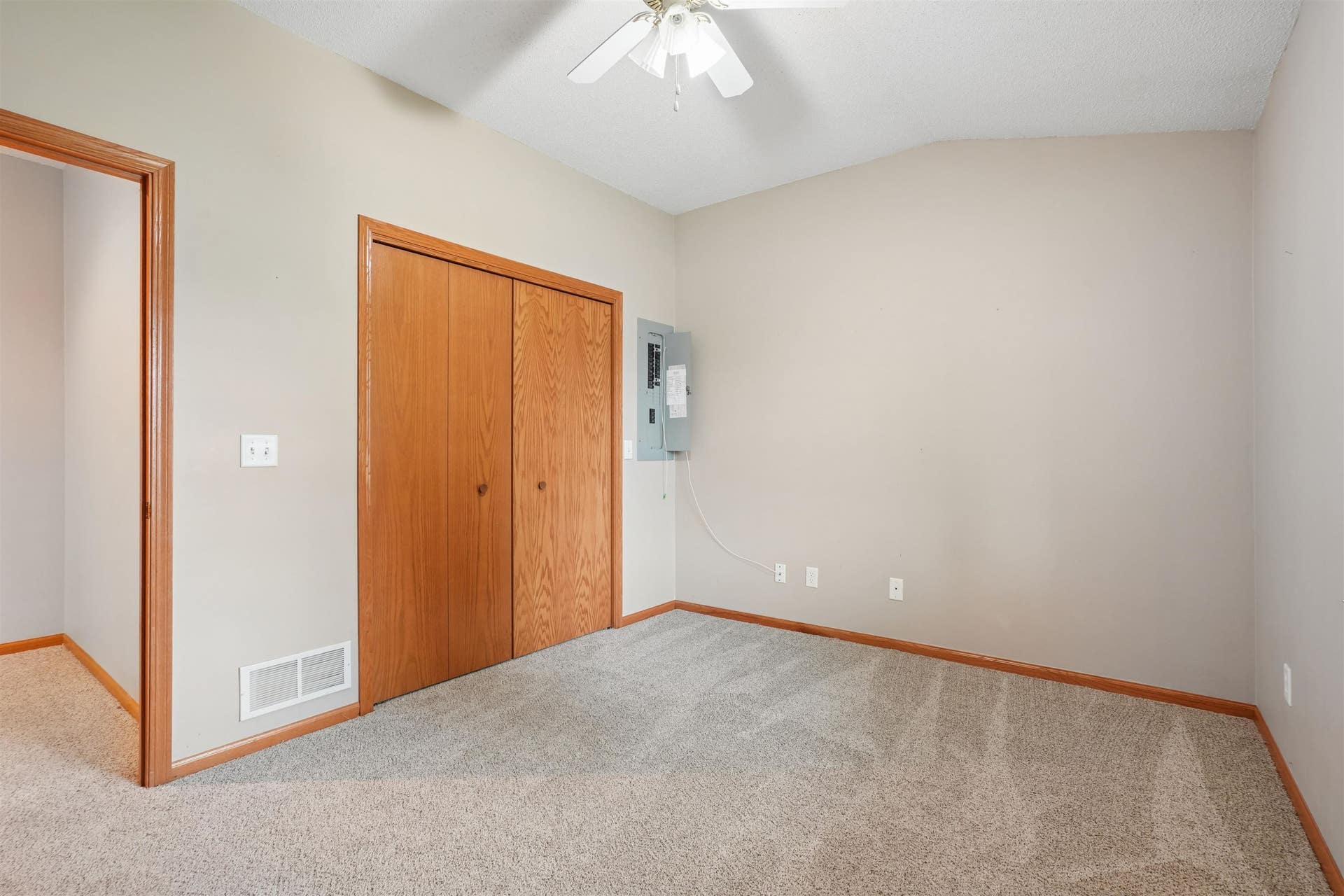 6110 Seven Springs Drive, Dubuque, IA 52002 6110 Seven Springs Drive, Dubuque, IA 52002