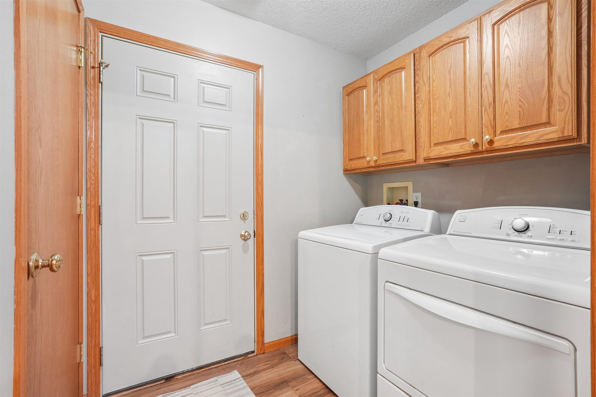 6110 Seven Springs Drive, Dubuque, IA 52002 6110 Seven Springs Drive, Dubuque, IA 52002