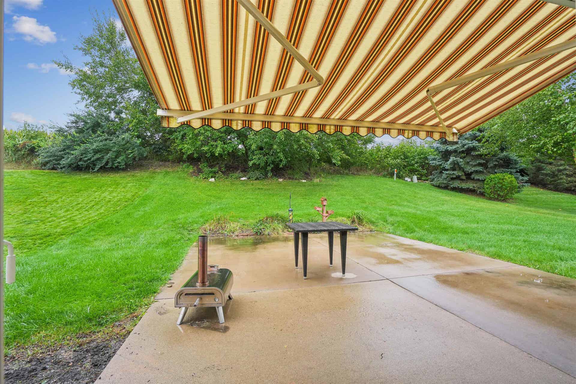 6110 Seven Springs Drive, Dubuque, IA 52002 6110 Seven Springs Drive, Dubuque, IA 52002