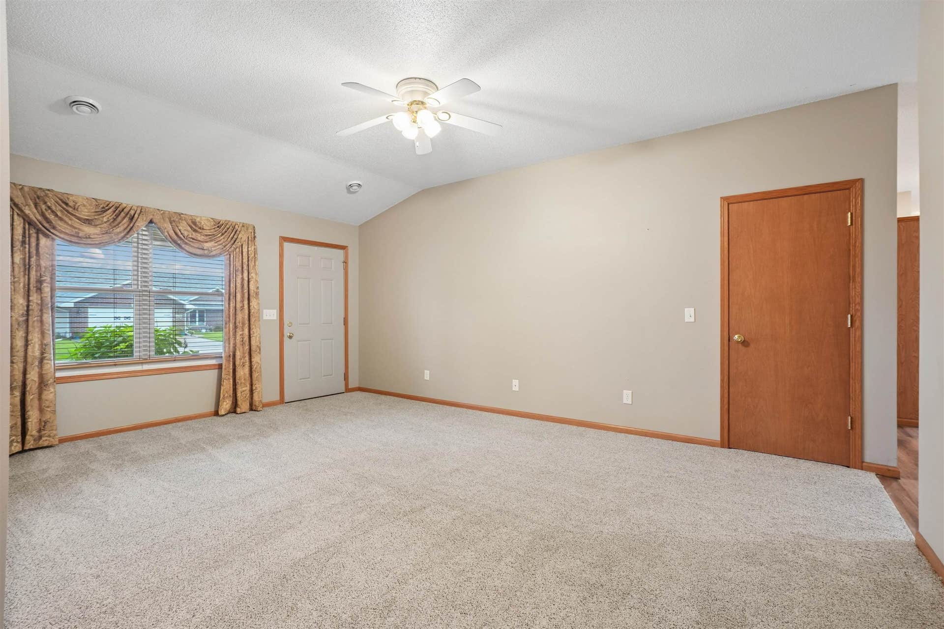 6110 Seven Springs Drive, Dubuque, IA 52002 6110 Seven Springs Drive, Dubuque, IA 52002