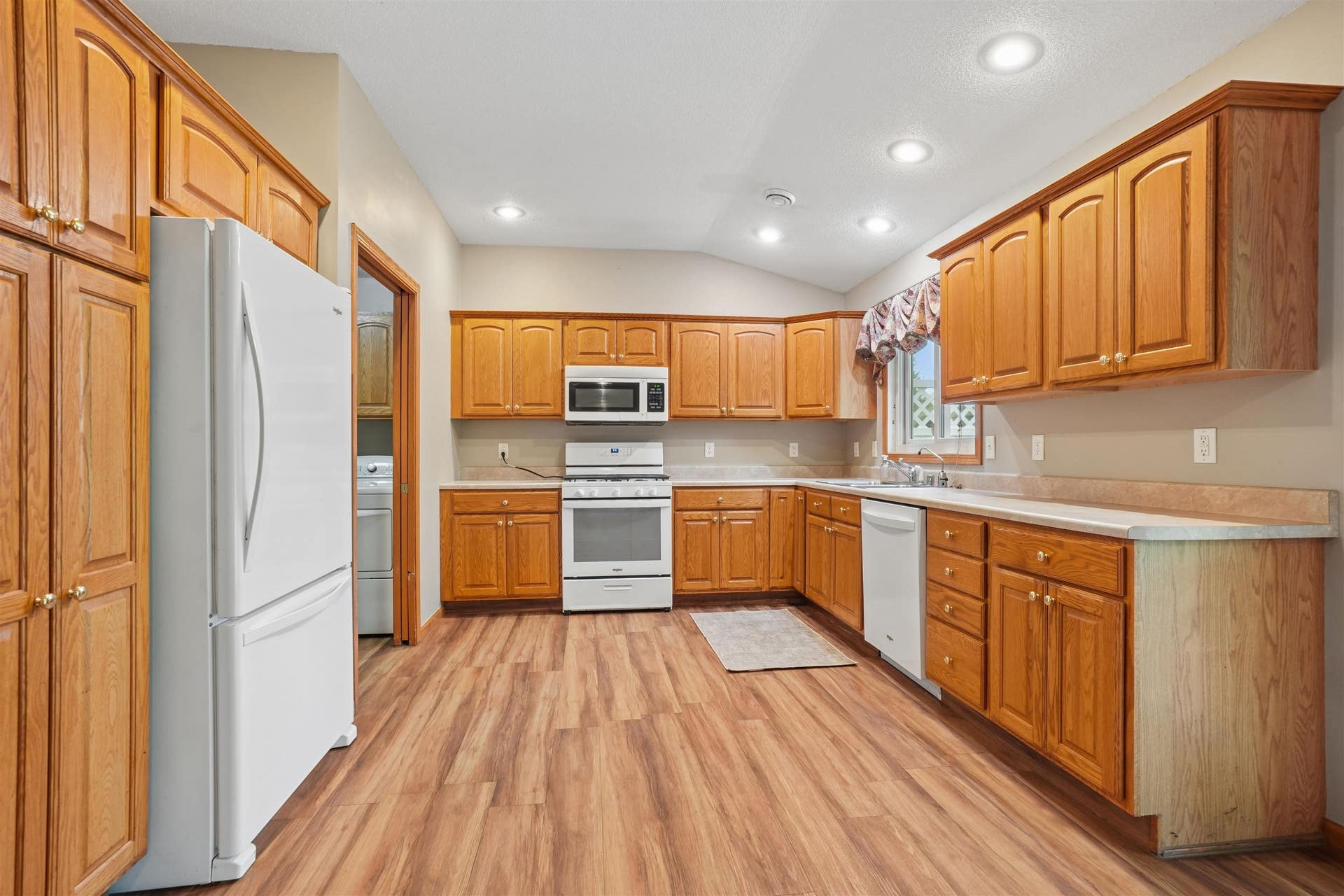 6110 Seven Springs Drive, Dubuque, IA 52002 6110 Seven Springs Drive, Dubuque, IA 52002