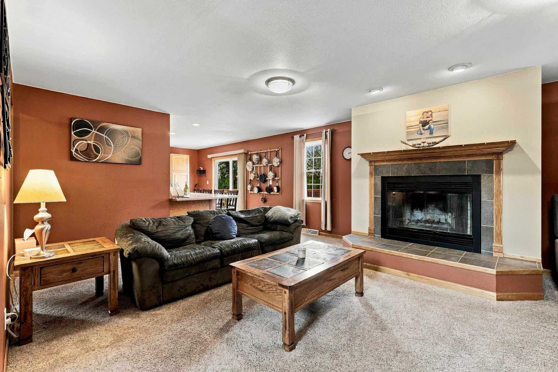 13235 W Clay Drive, Dubuque, IA 52002 13235 W Clay Drive, Dubuque, IA 52002