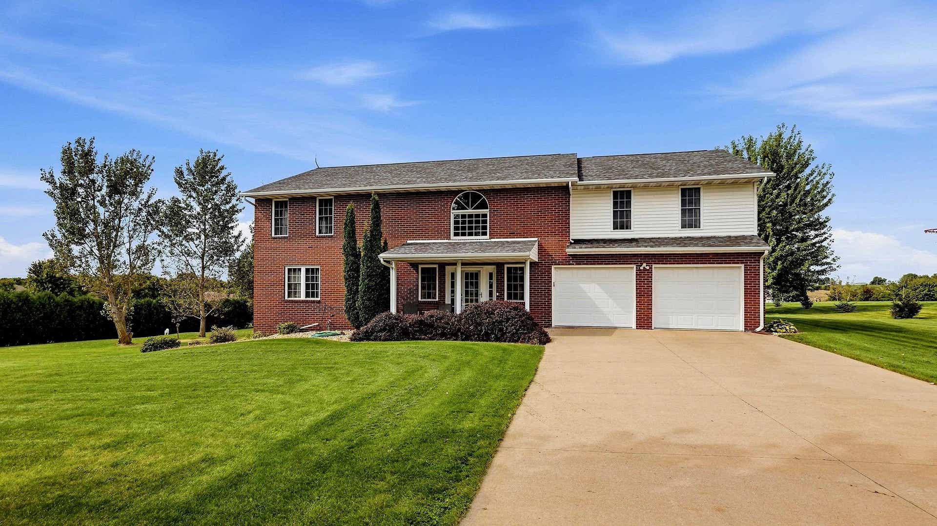 13235 W Clay Drive, Dubuque, IA 52002 13235 W Clay Drive, Dubuque, IA 52002