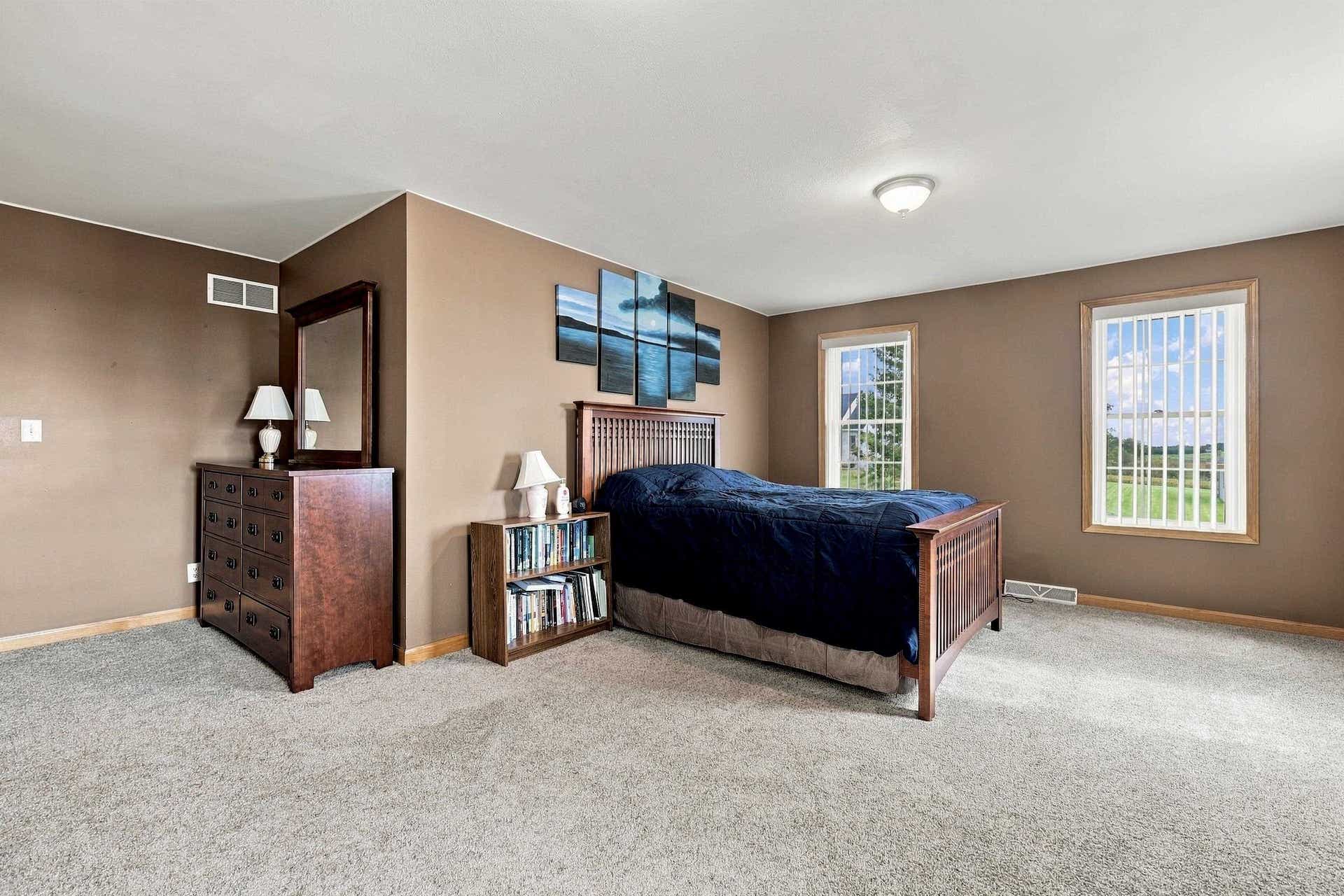 13235 W Clay Drive, Dubuque, IA 52002 13235 W Clay Drive, Dubuque, IA 52002