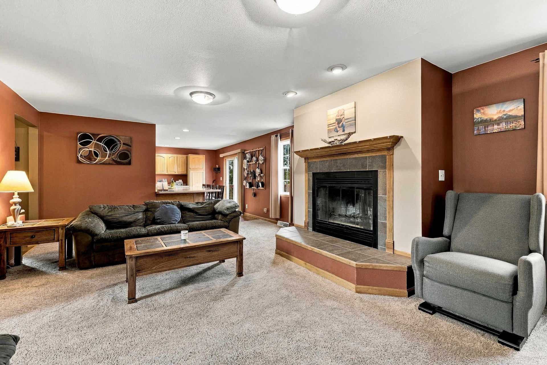 13235 W Clay Drive, Dubuque, IA 52002 13235 W Clay Drive, Dubuque, IA 52002