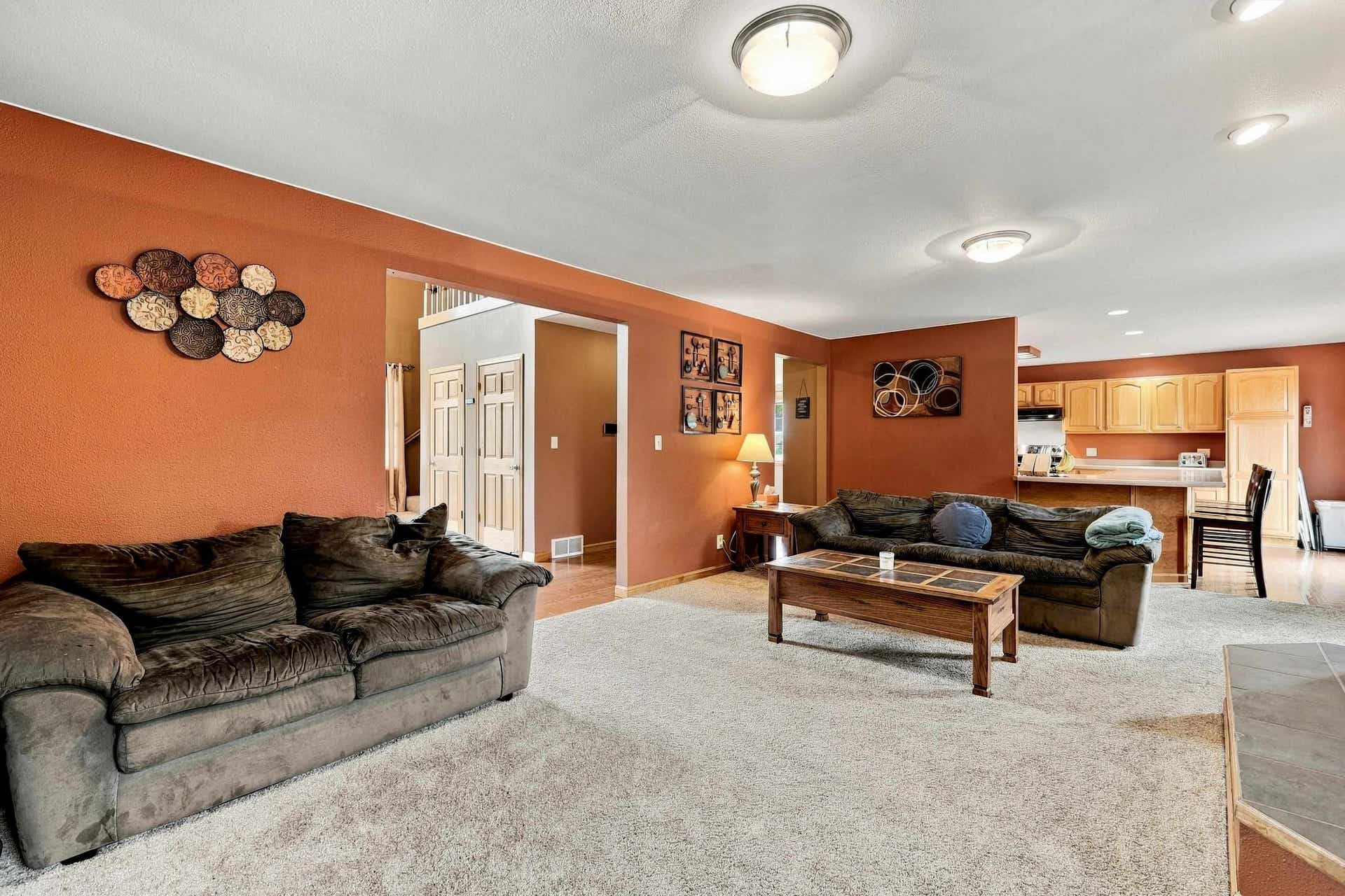 13235 W Clay Drive, Dubuque, IA 52002 13235 W Clay Drive, Dubuque, IA 52002