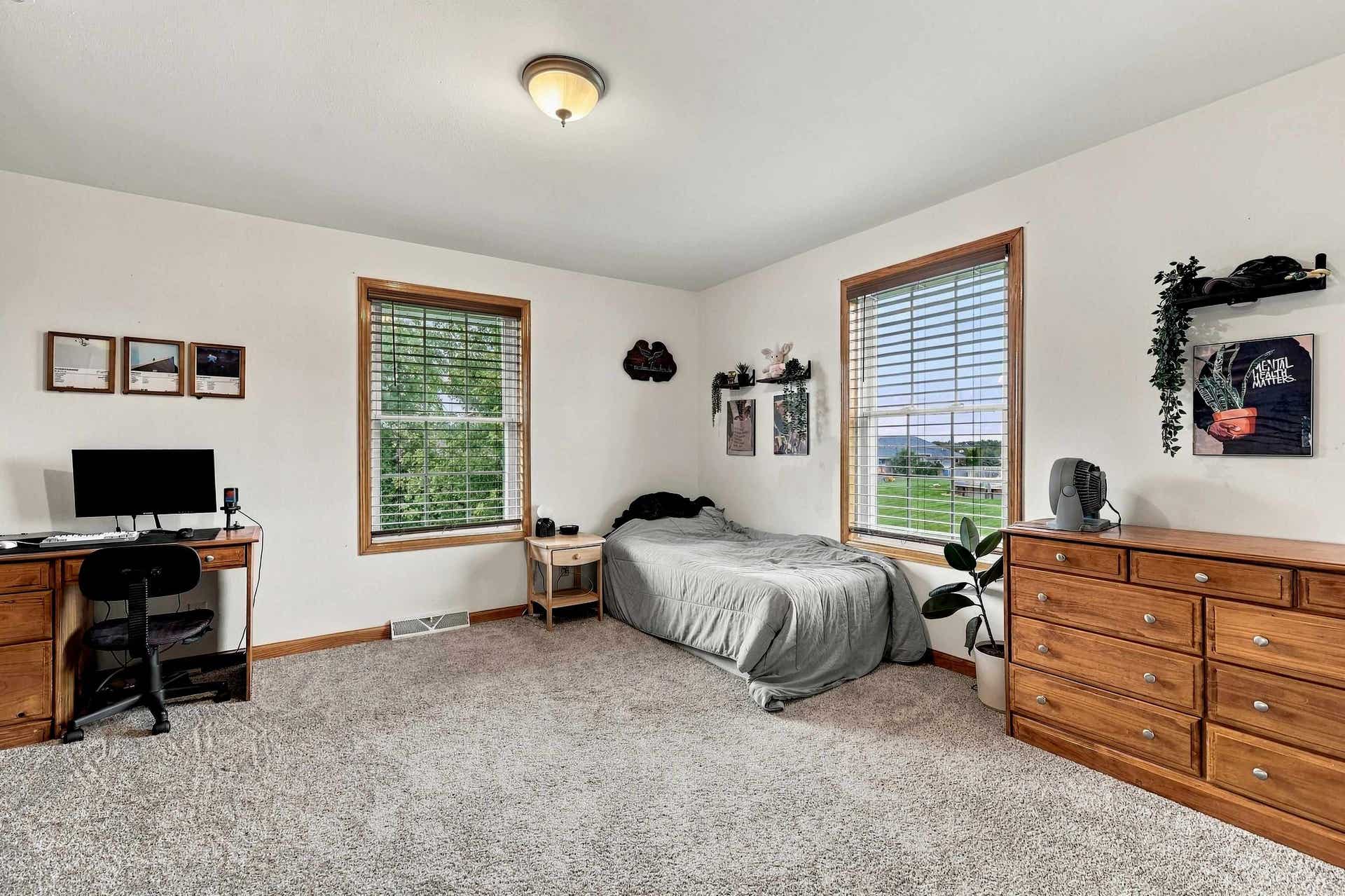 13235 W Clay Drive, Dubuque, IA 52002 13235 W Clay Drive, Dubuque, IA 52002