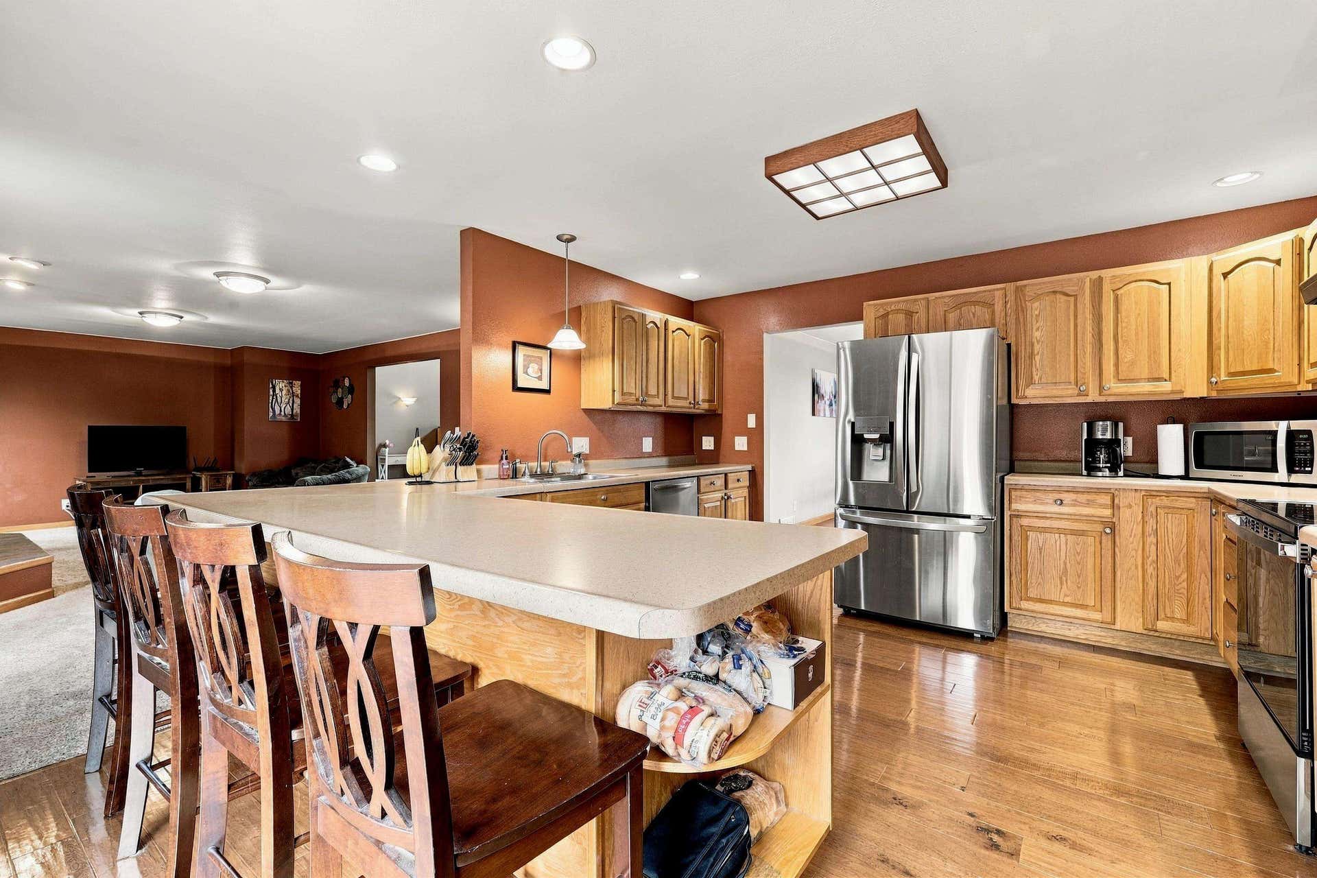 13235 W Clay Drive, Dubuque, IA 52002 13235 W Clay Drive, Dubuque, IA 52002