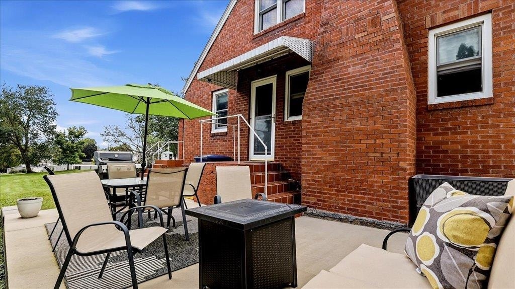 2000 Hale Street, Dubuque, IA 52001 2000 Hale Street, Dubuque, IA 52001