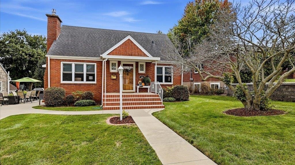 2000 Hale Street, Dubuque, IA 52001 2000 Hale Street, Dubuque, IA 52001