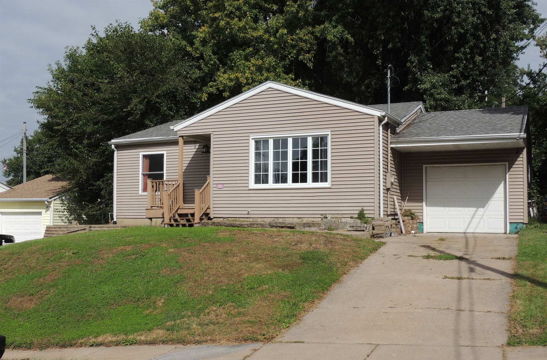 1825 Scenic View Drive, Dubuque, IA 52001 1825 Scenic View Drive, Dubuque, IA 52001