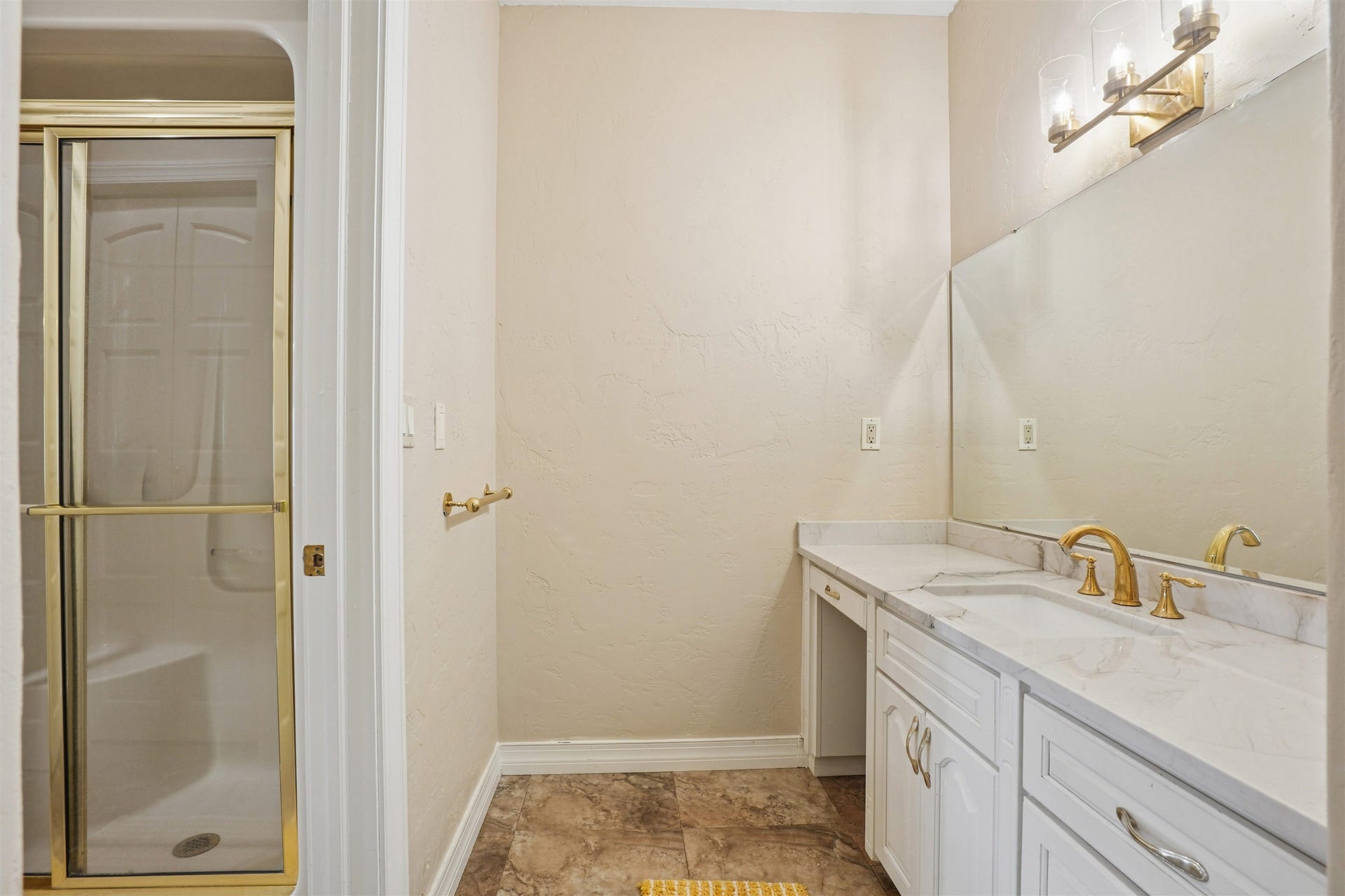 17716 Route 3 Road, Durango, IA 52039 17716 Route 3 Road, Durango, IA 52039