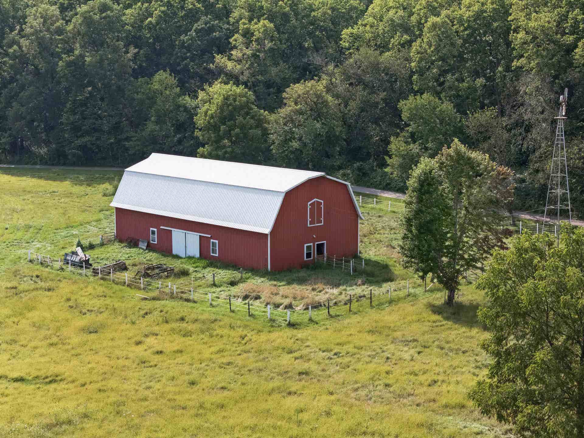 17716 Route 3 Road, Durango, IA 52039 17716 Route 3 Road, Durango, IA 52039