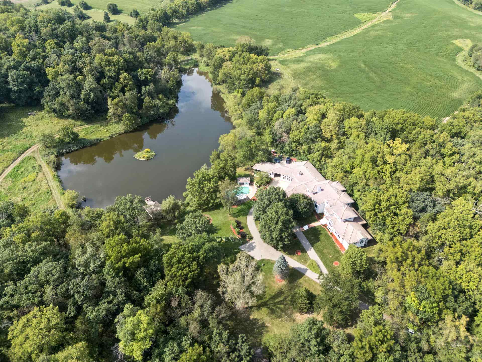 17716 Route 3 Road, Durango, IA 52039 17716 Route 3 Road, Durango, IA 52039