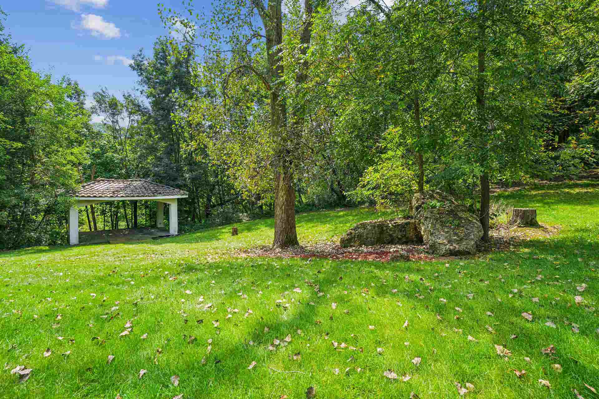 17716 Route 3 Road, Durango, IA 52039 17716 Route 3 Road, Durango, IA 52039