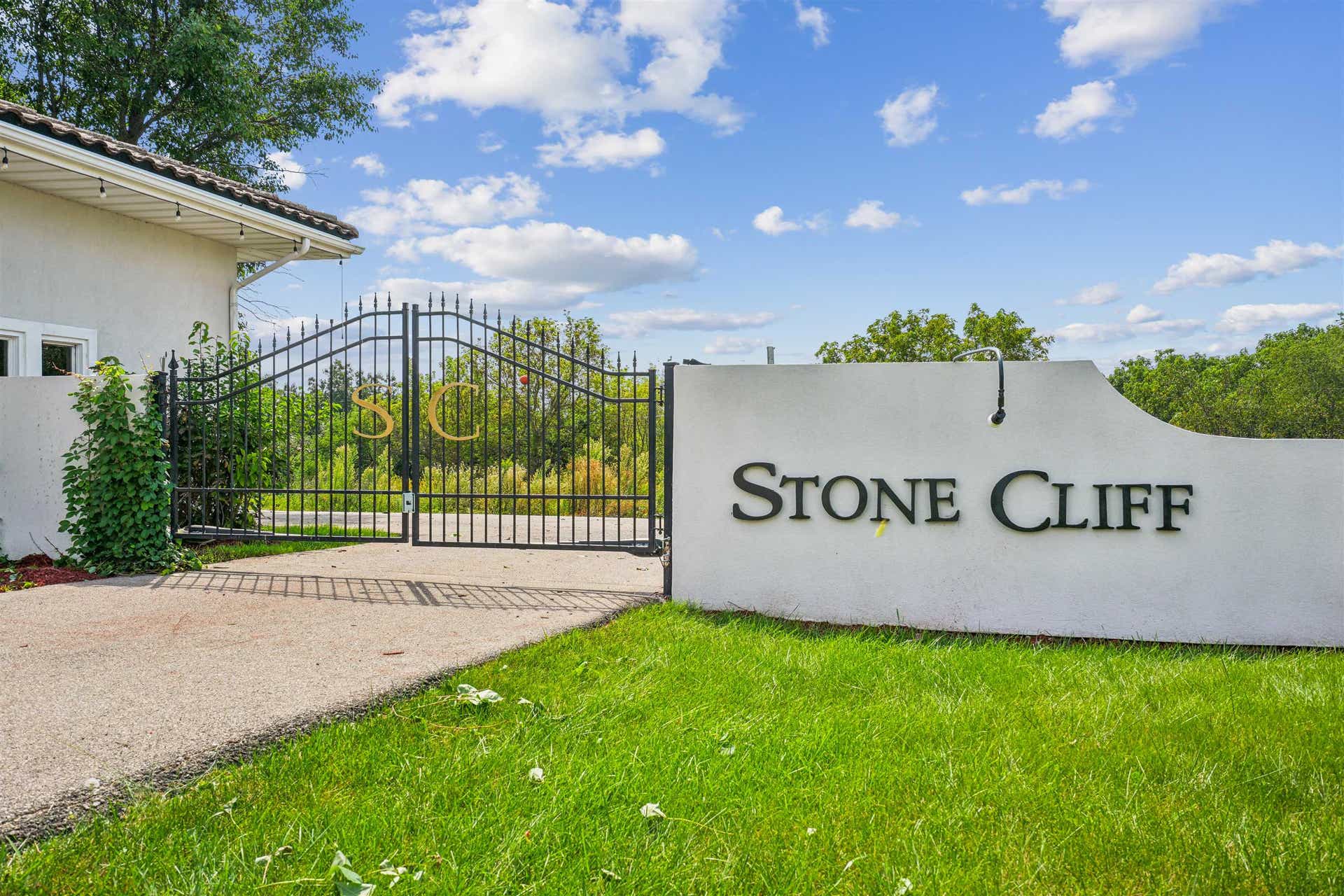 17716 Route 3 Road, Durango, IA 52039 17716 Route 3 Road, Durango, IA 52039