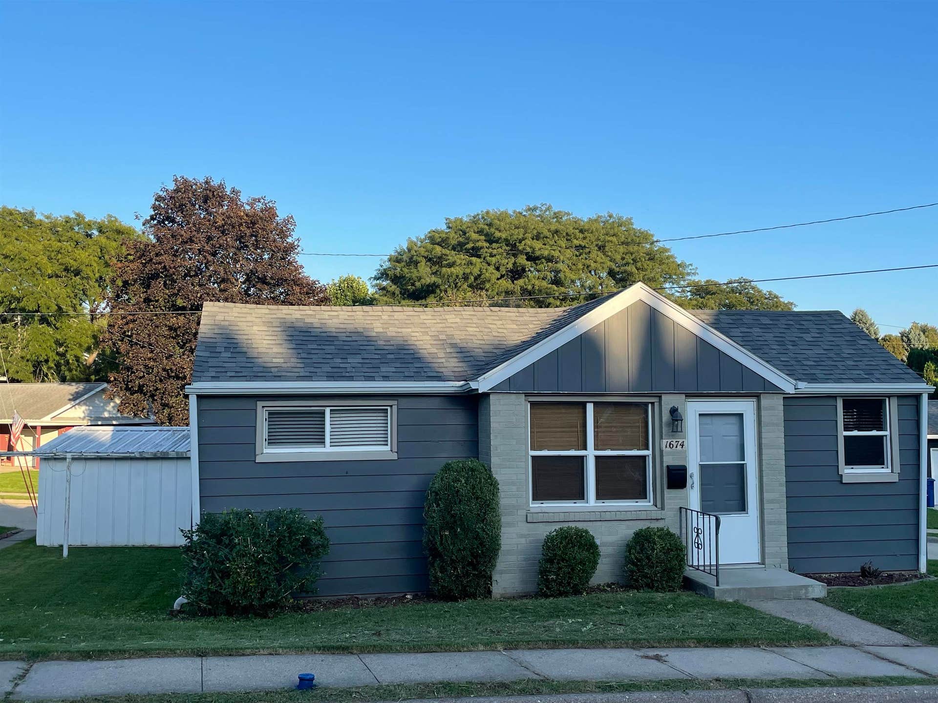 1674 Wisconsin Avenue, Dubuque, IA 52001 1674 Wisconsin Avenue, Dubuque, IA 52001