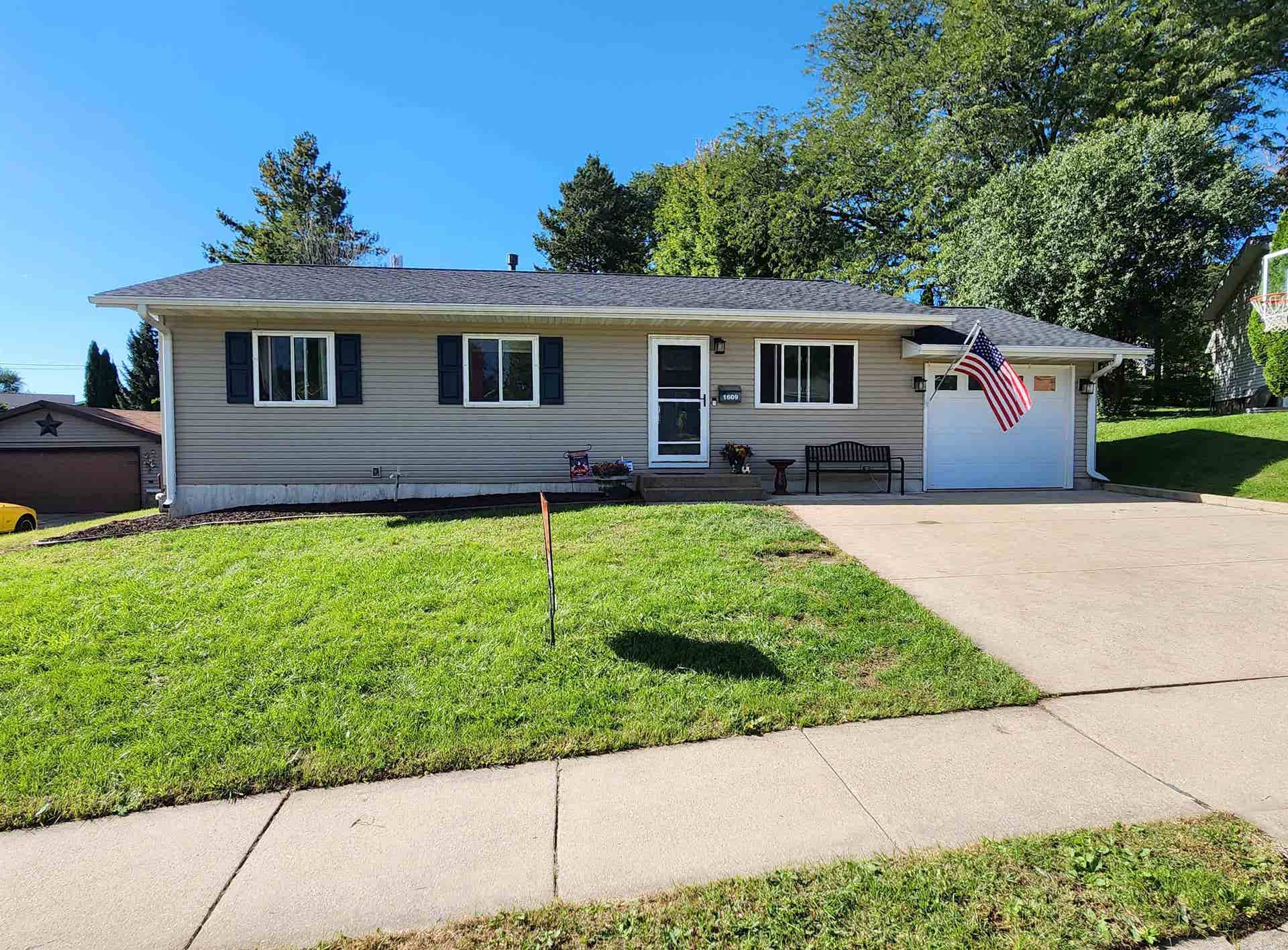 1609 Scenic View Drive, Dubuque, IA 52001 1609 Scenic View Drive, Dubuque, IA 52001