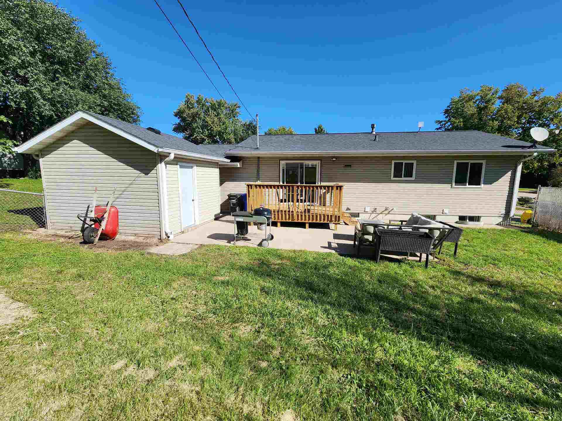1609 Scenic View Drive, Dubuque, IA 52001 1609 Scenic View Drive, Dubuque, IA 52001