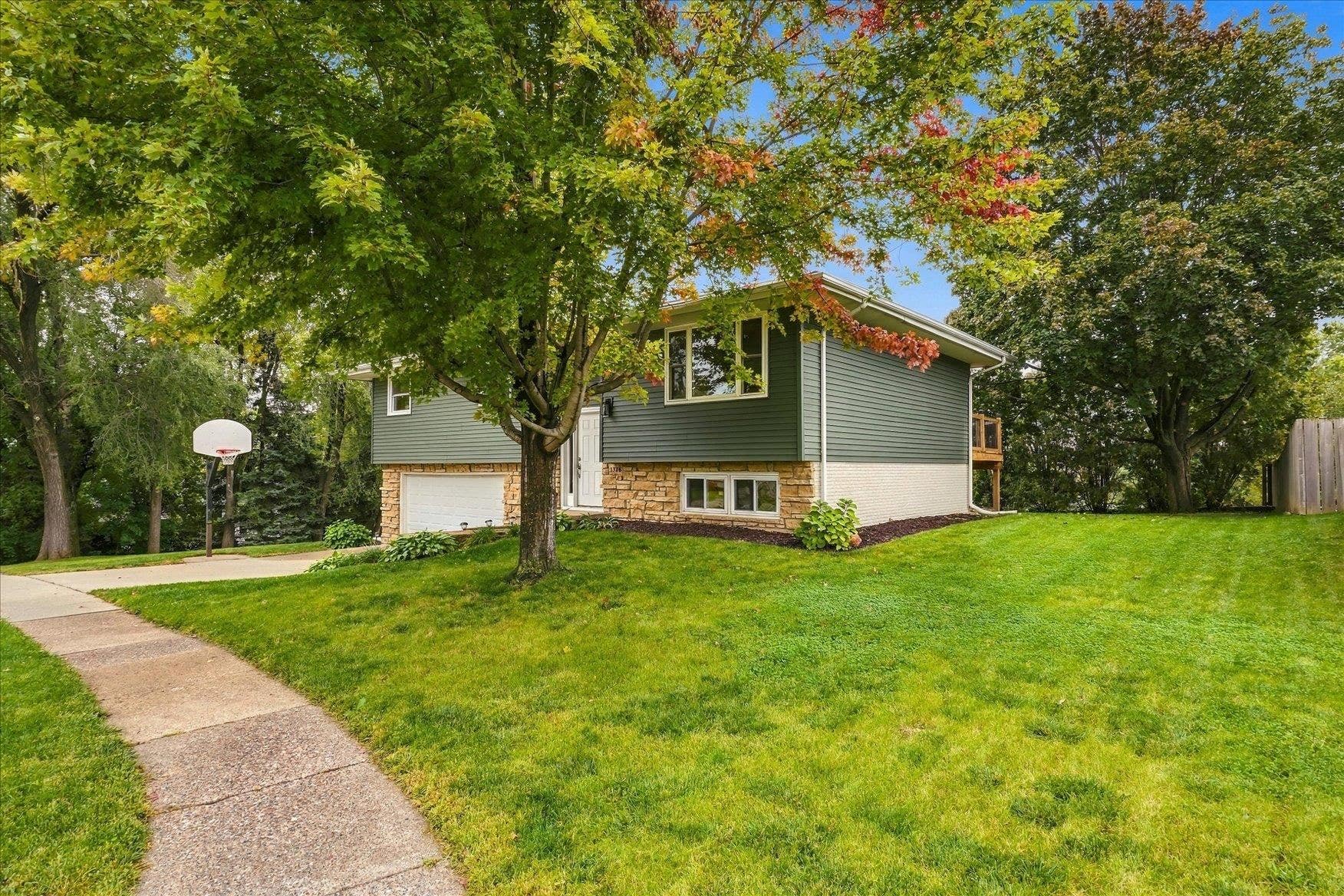 3326 Kimberly Drive, Dubuque, IA 52002 3326 Kimberly Drive, Dubuque, IA 52002
