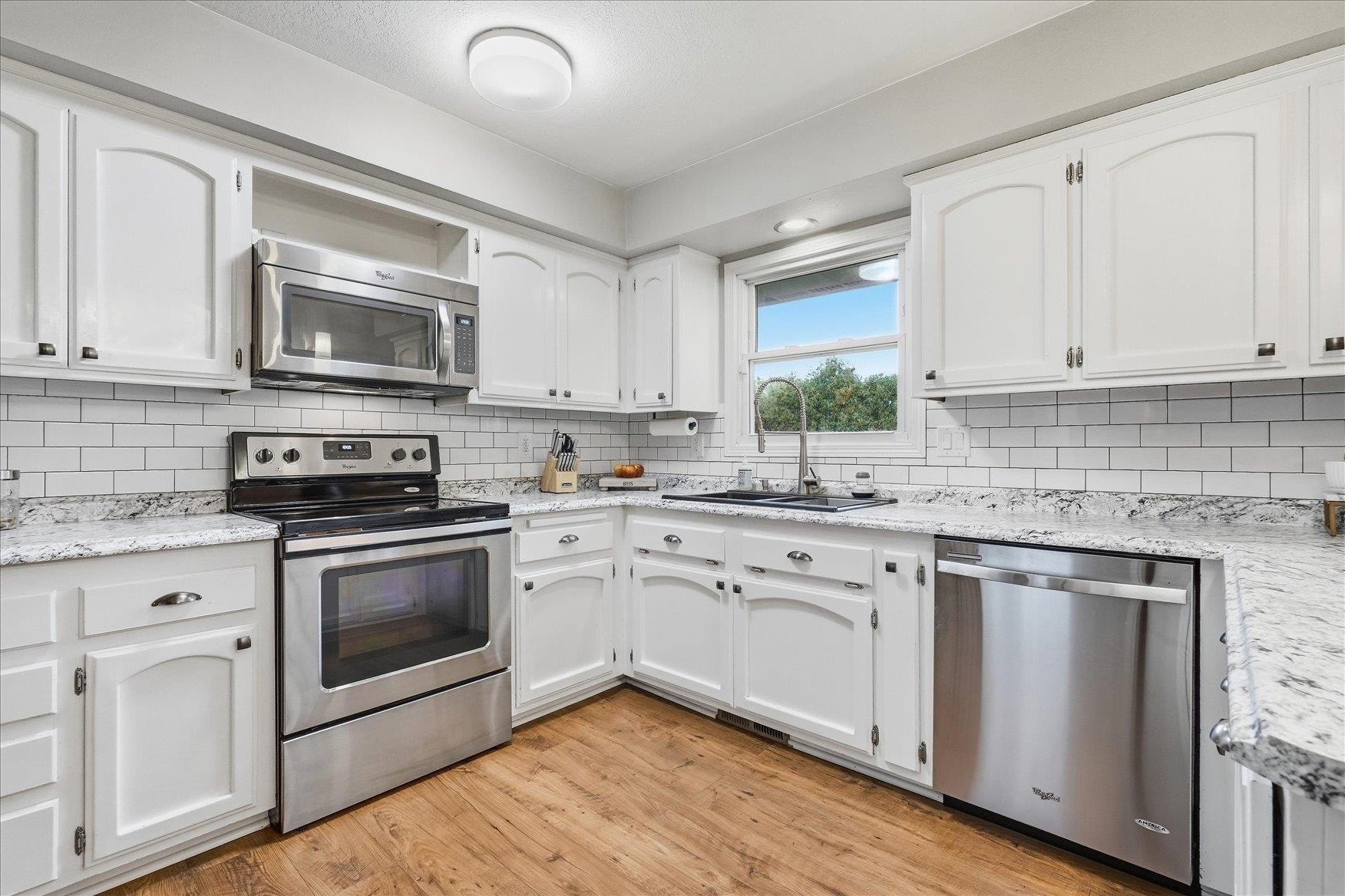 3326 Kimberly Drive, Dubuque, IA 52002 3326 Kimberly Drive, Dubuque, IA 52002