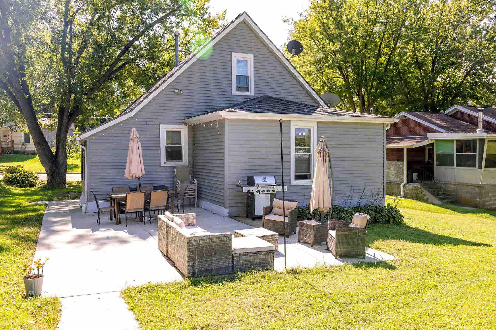 2447 Cherry Street, Dubuque, IA 52001 2447 Cherry Street, Dubuque, IA 52001