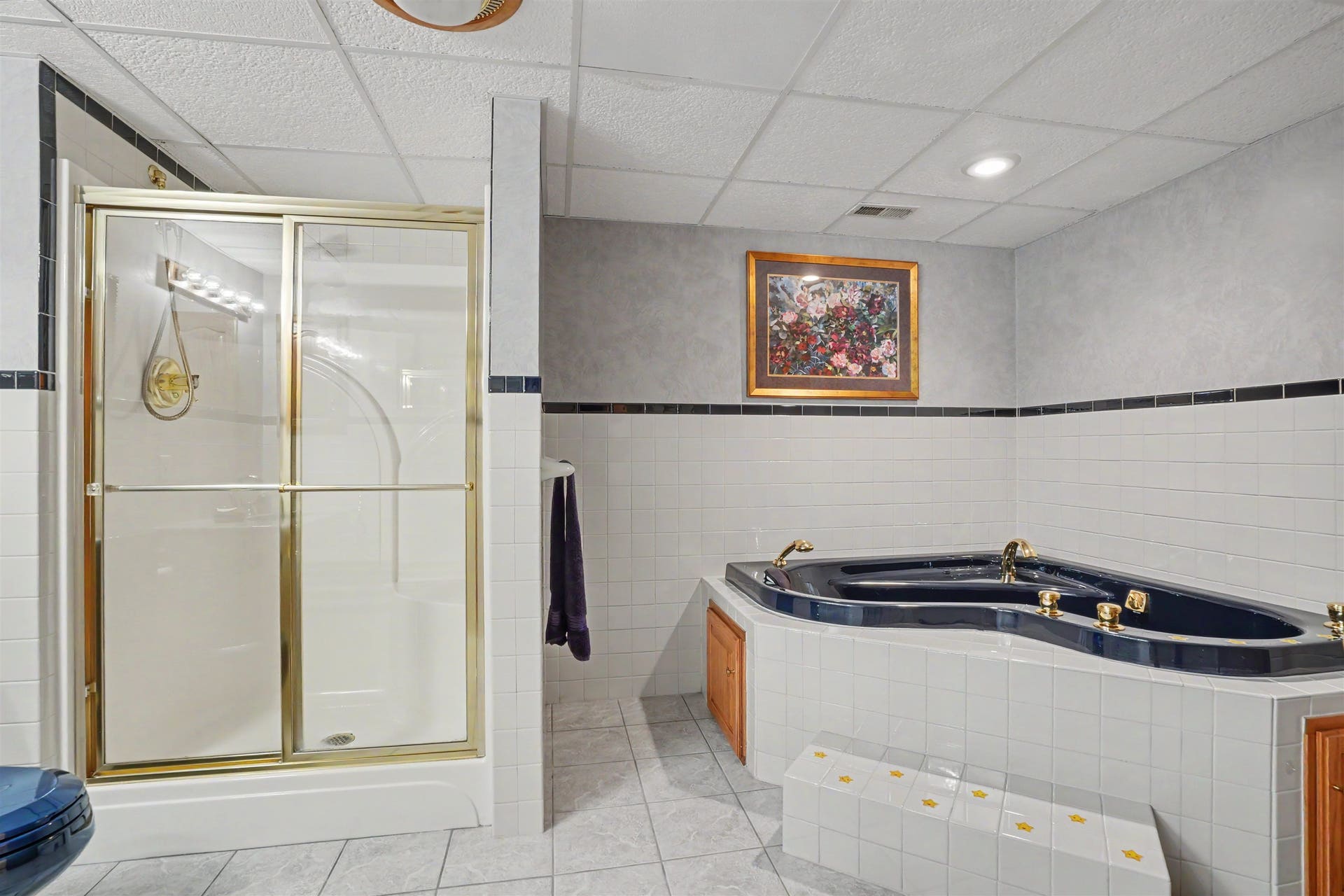 2305 Buckskin Circle, Dubuque, IA 52001 2305 Buckskin Circle, Dubuque, IA 52001