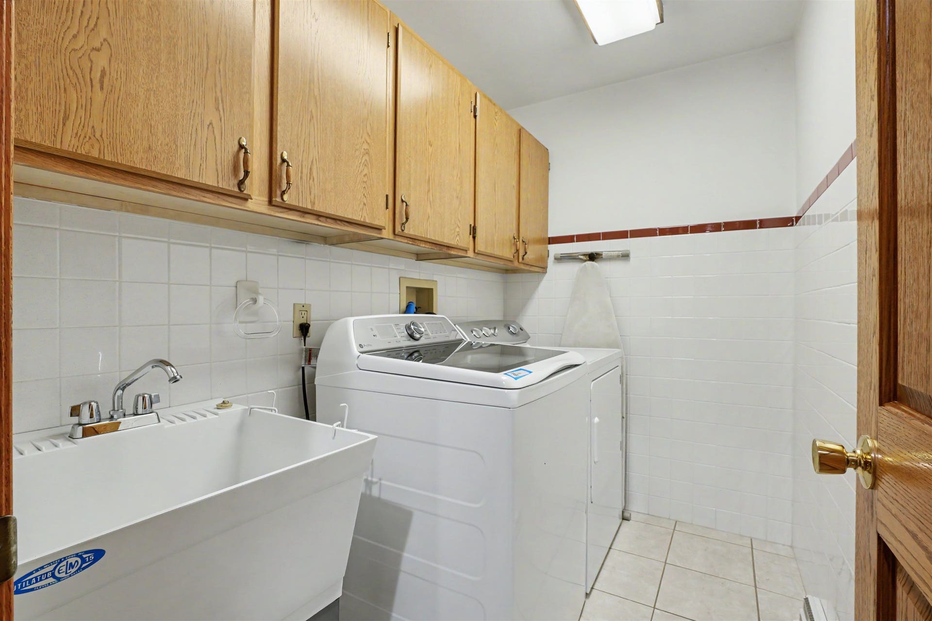 2305 Buckskin Circle, Dubuque, IA 52001 2305 Buckskin Circle, Dubuque, IA 52001
