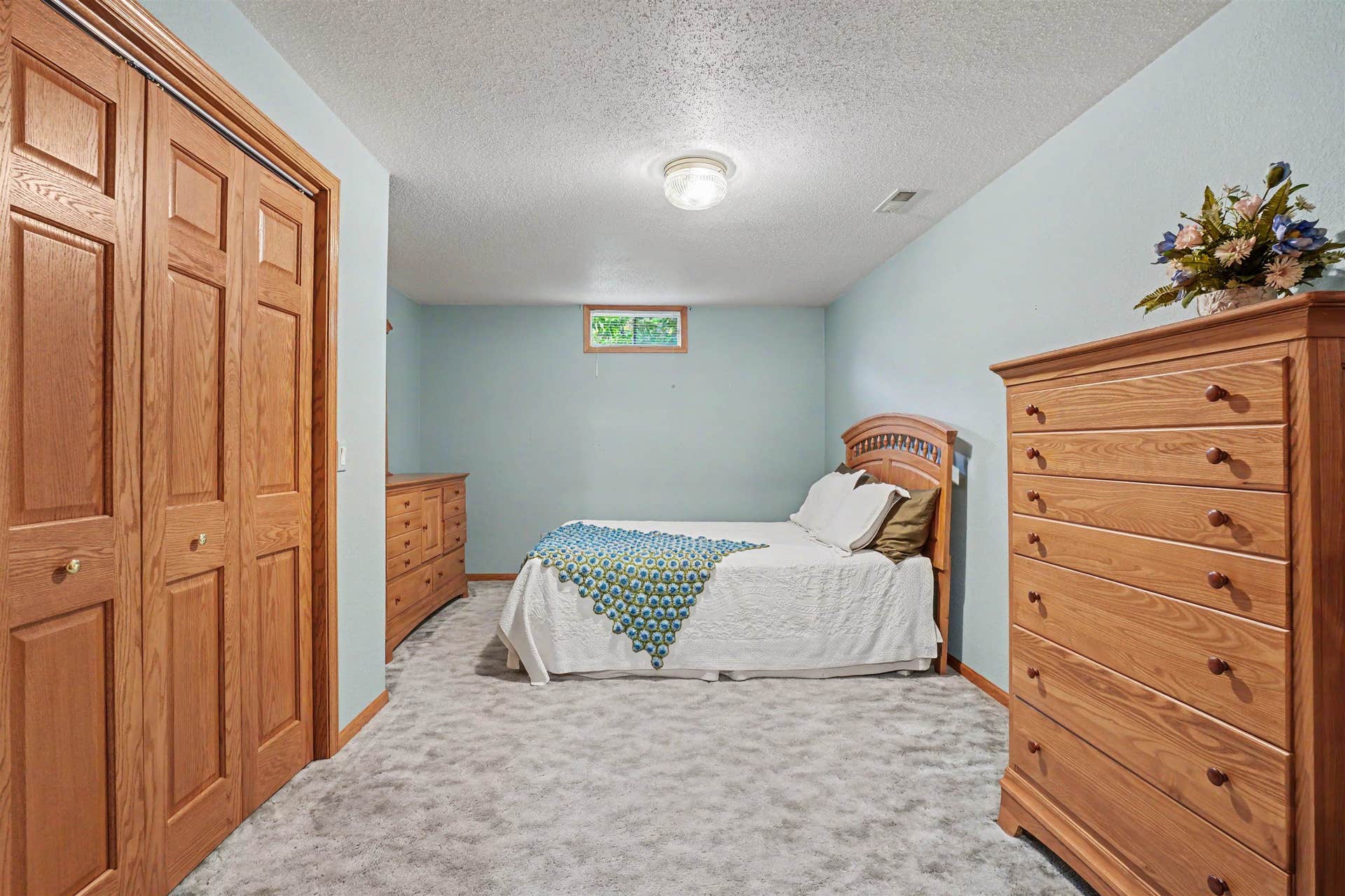 2305 Buckskin Circle, Dubuque, IA 52001 2305 Buckskin Circle, Dubuque, IA 52001