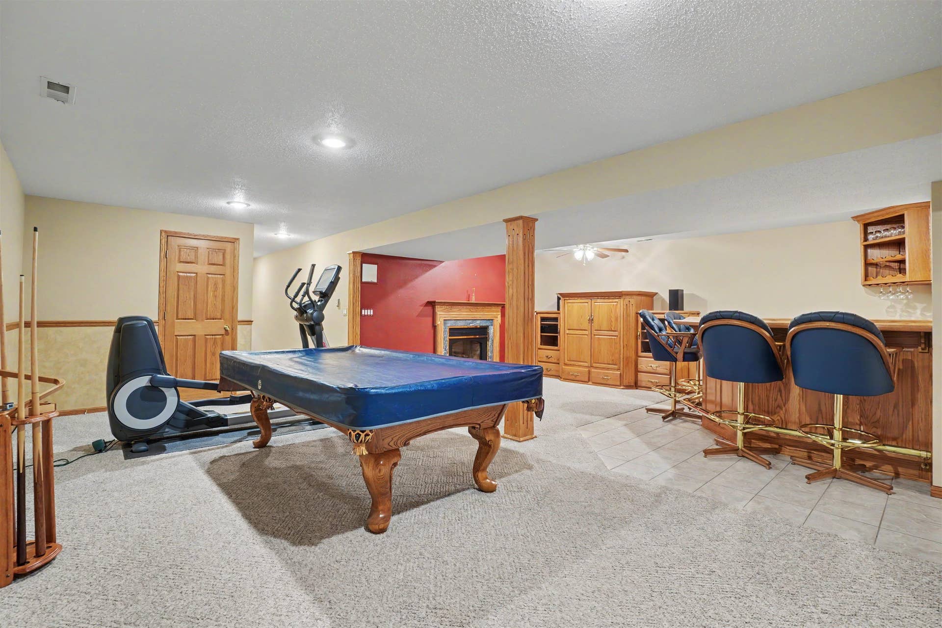 2305 Buckskin Circle, Dubuque, IA 52001 2305 Buckskin Circle, Dubuque, IA 52001