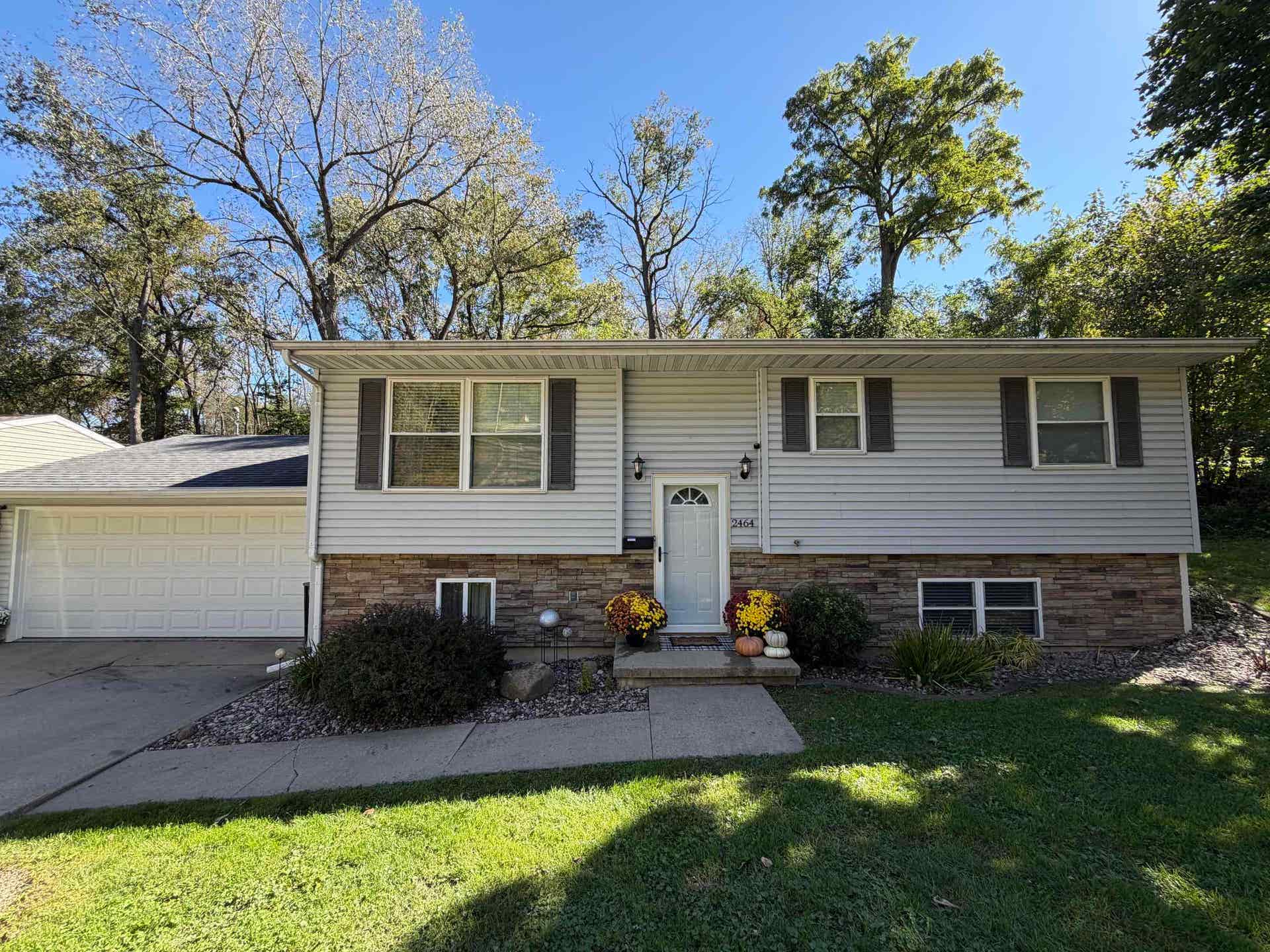 2464 Hempstead Street, Dubuque, IA 52001 2464 Hempstead Street, Dubuque, IA 52001