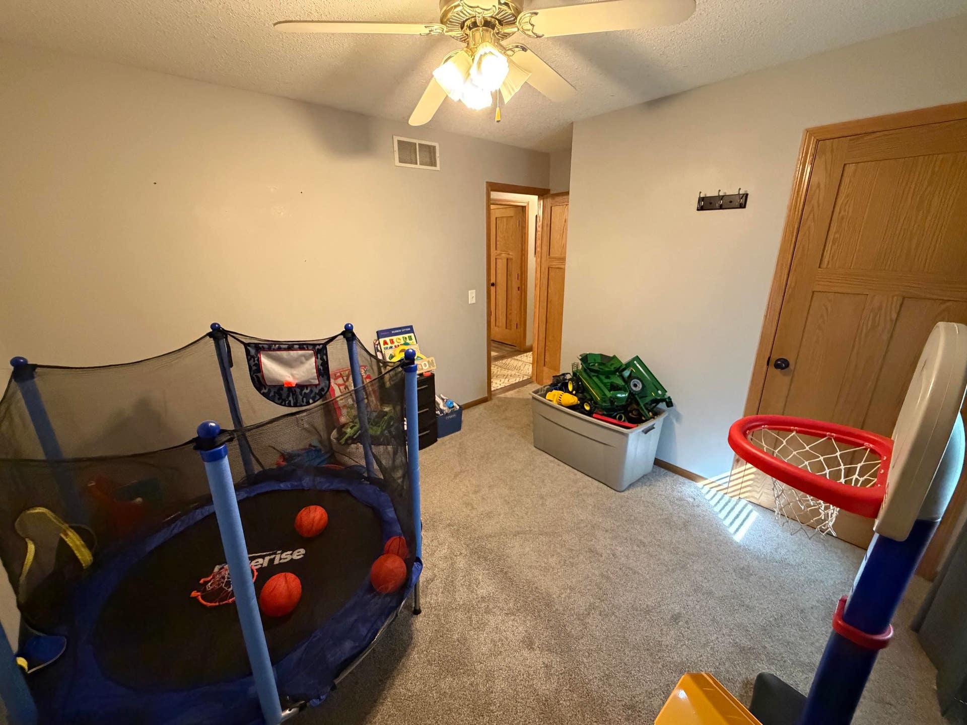 2464 Hempstead Street, Dubuque, IA 52001 2464 Hempstead Street, Dubuque, IA 52001