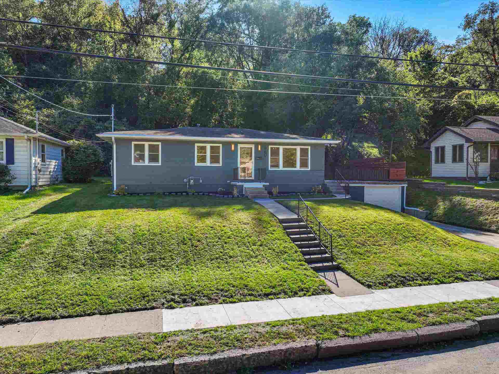 660 Kaufmann Avenue, Dubuque, IA 52001 660 Kaufmann Avenue, Dubuque, IA 52001