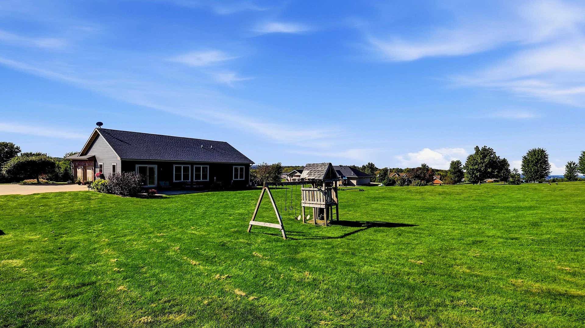 7460 Prairie View Lane, Dubuque, IA 52003 7460 Prairie View Lane, Dubuque, IA 52003