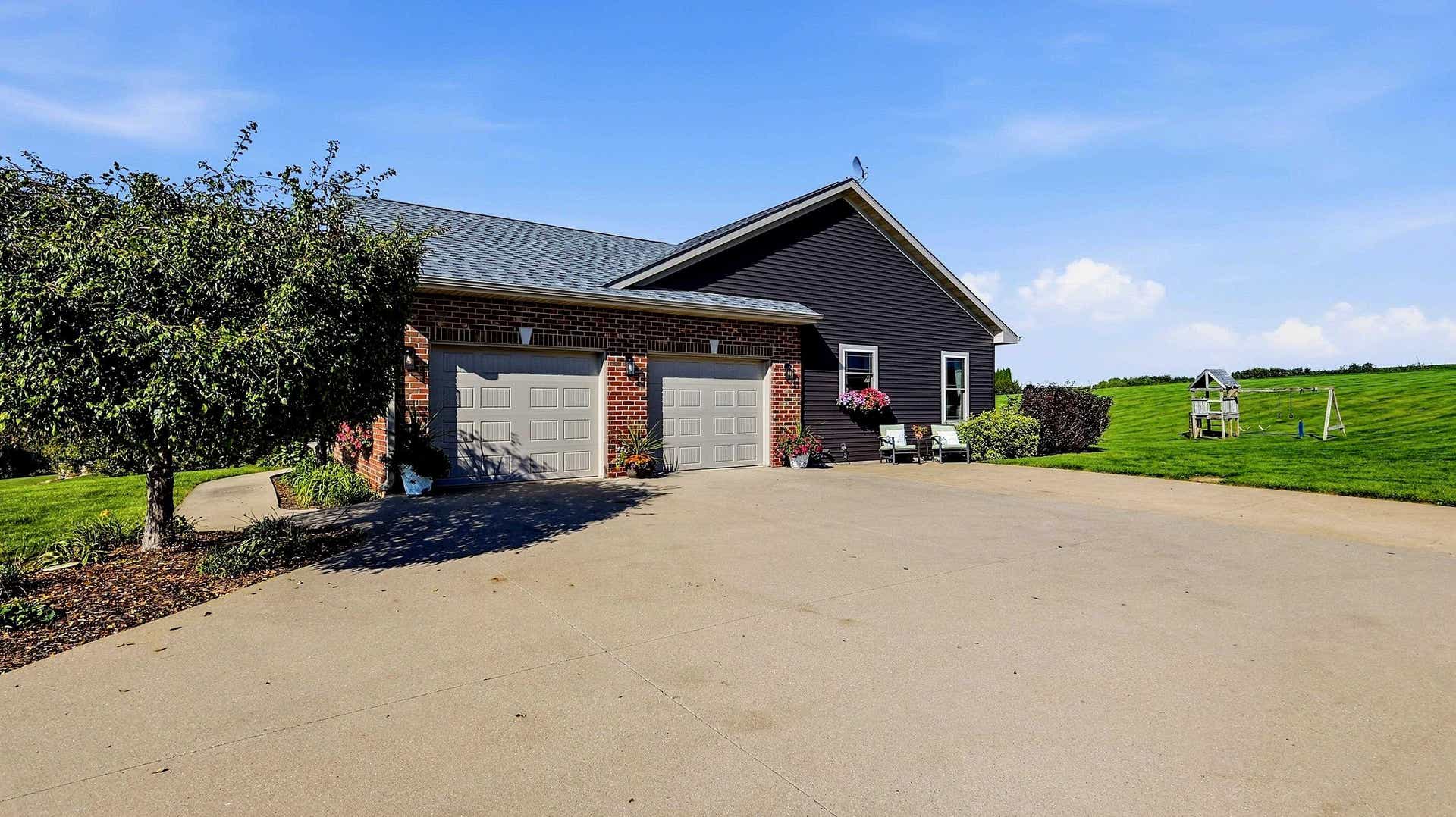7460 Prairie View Lane, Dubuque, IA 52003 7460 Prairie View Lane, Dubuque, IA 52003