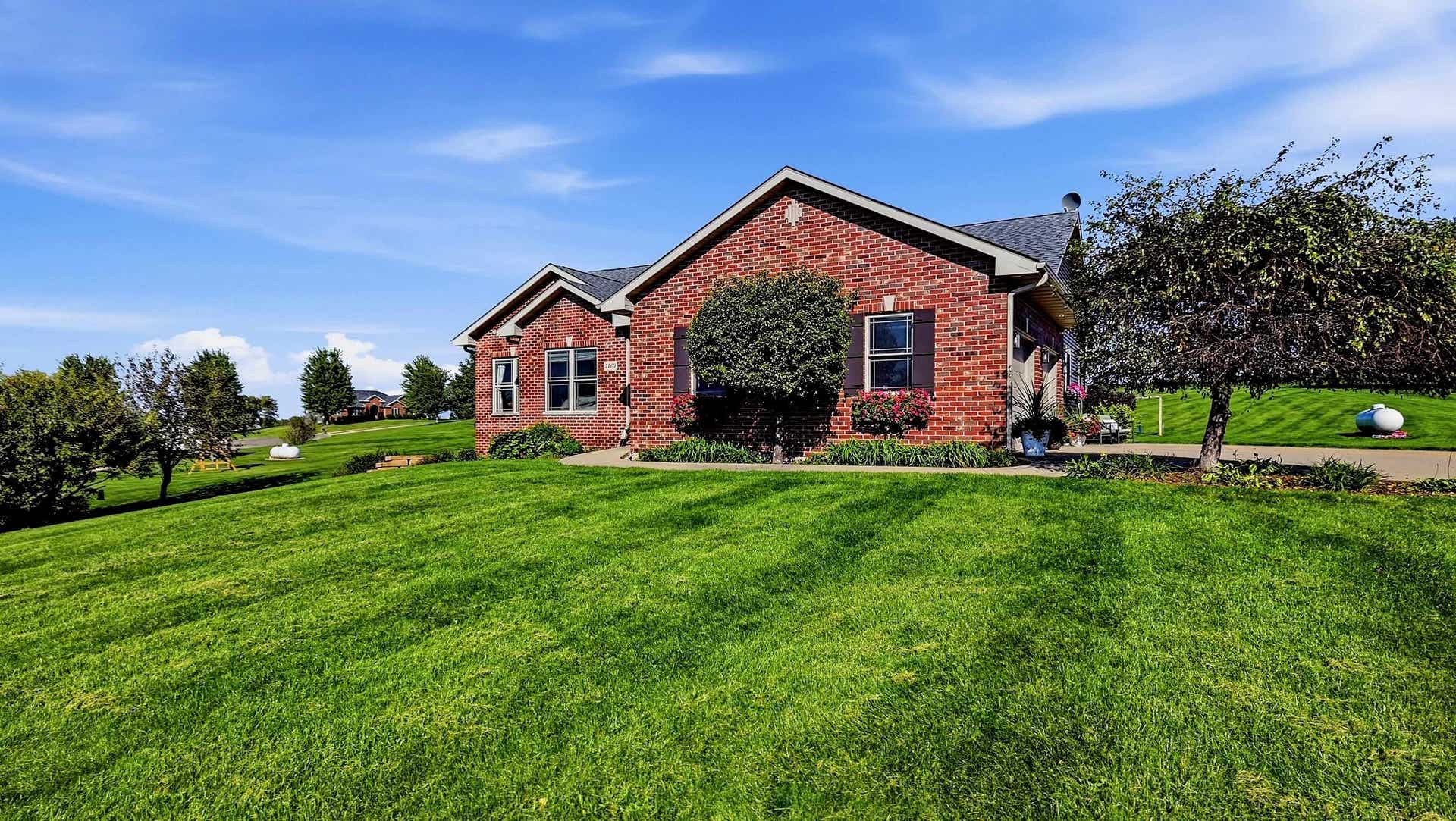 7460 Prairie View Lane, Dubuque, IA 52003 7460 Prairie View Lane, Dubuque, IA 52003