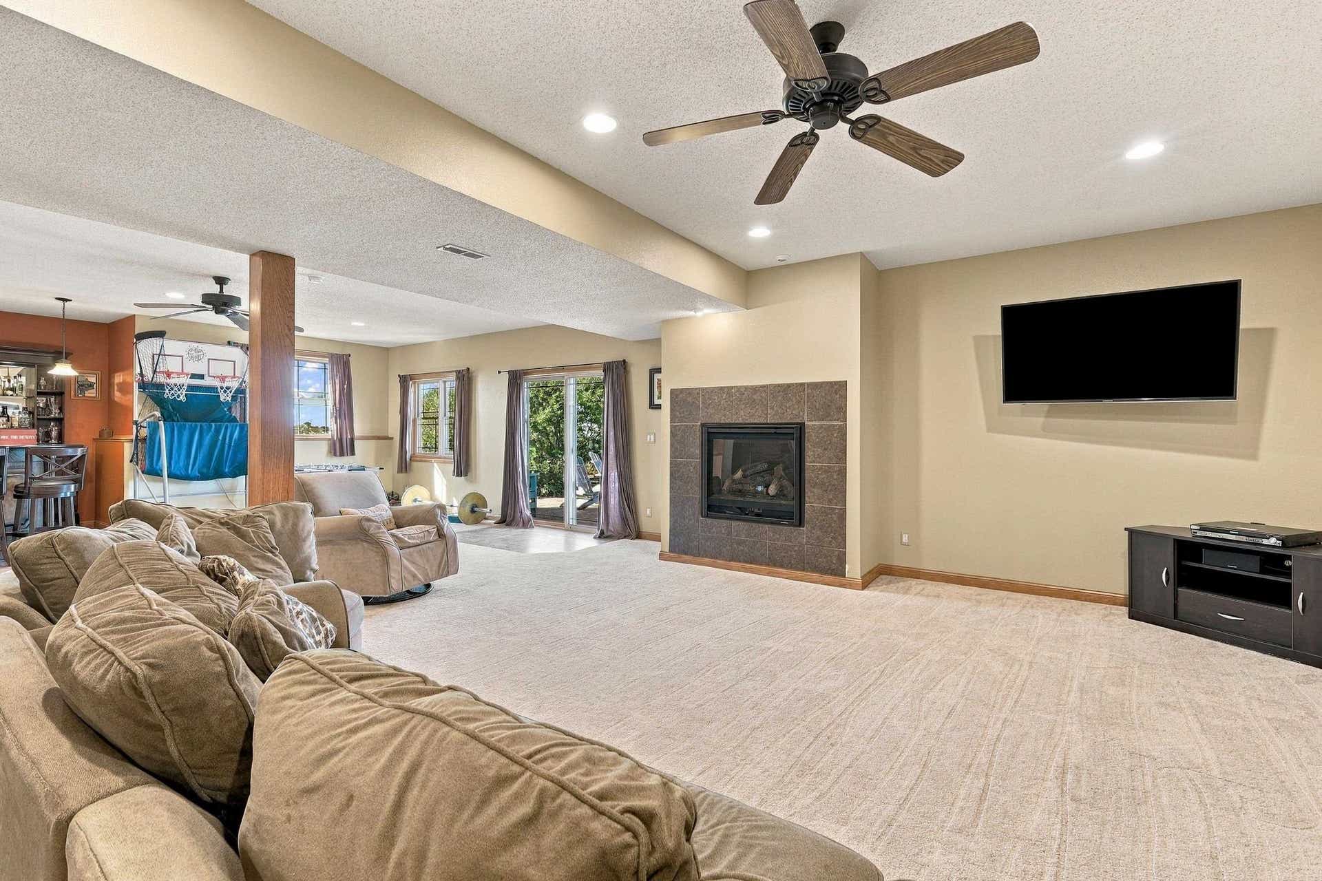 7460 Prairie View Lane, Dubuque, IA 52003 7460 Prairie View Lane, Dubuque, IA 52003