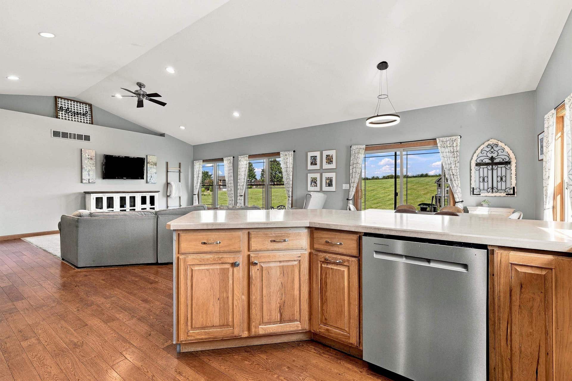 7460 Prairie View Lane, Dubuque, IA 52003 7460 Prairie View Lane, Dubuque, IA 52003