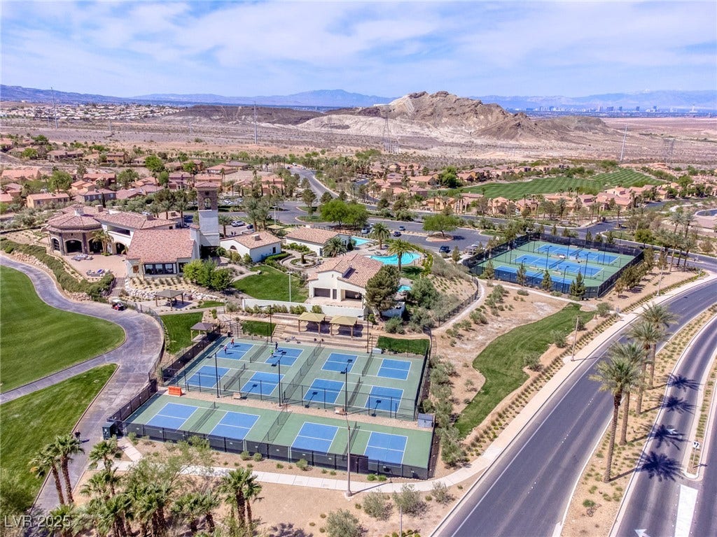 29 Porto Malaga Street, Henderson, NV 89011 29 Porto Malaga Street, Henderson, NV 89011