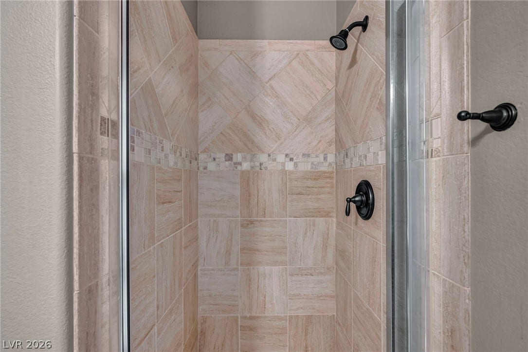 10540 Canon Perdido Street, Las Vegas, NV 89141 Guest bathroom shower