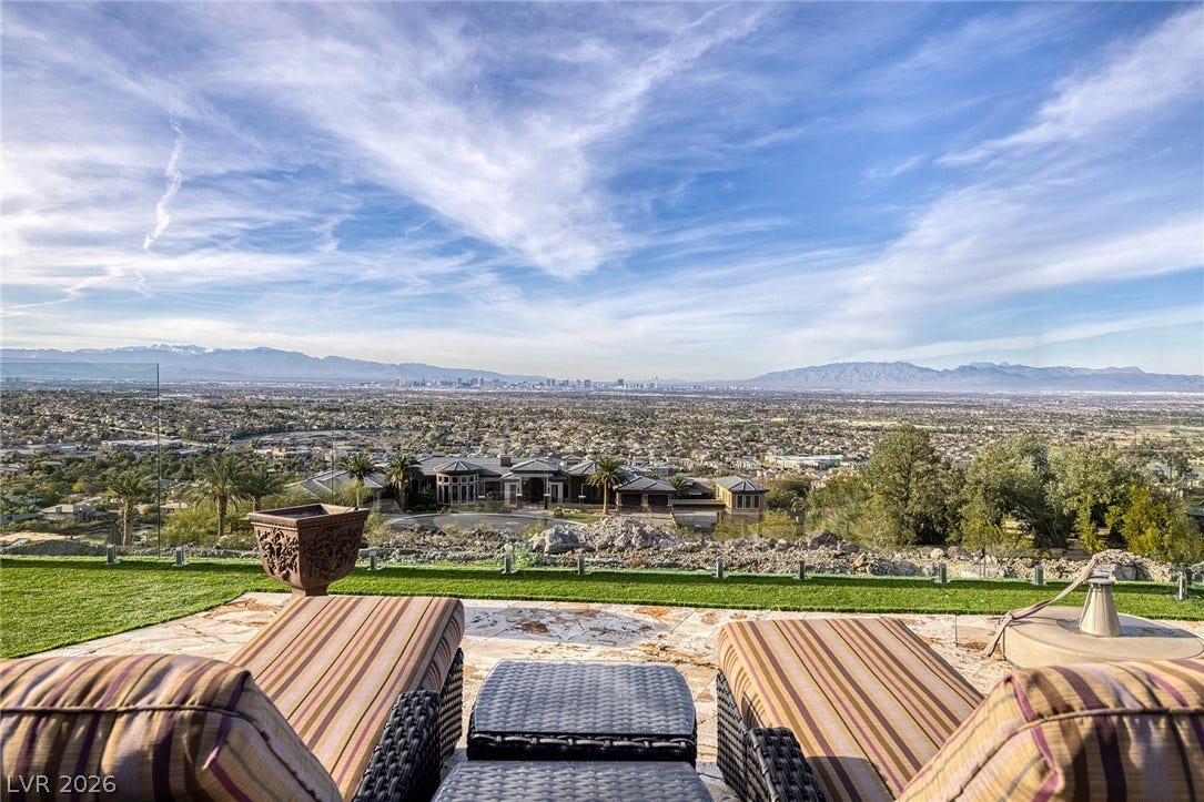 472 Saint Moritz Drive, Henderson, NV 89012 472 Saint Moritz Drive, Henderson, NV 89012