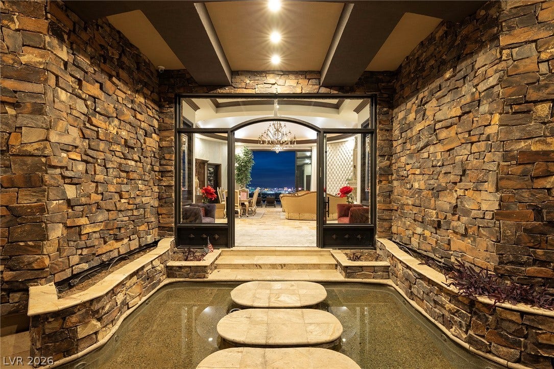 472 Saint Moritz Drive, Henderson, NV 89012 472 Saint Moritz Drive, Henderson, NV 89012