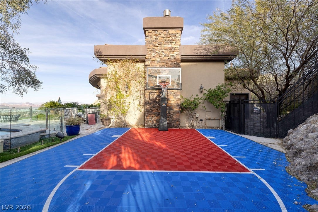 472 Saint Moritz Drive, Henderson, NV 89012 472 Saint Moritz Drive, Henderson, NV 89012