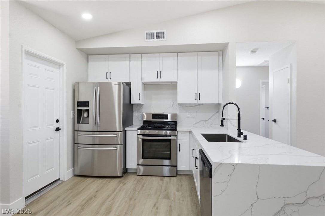 529 Close Avenue, Henderson, NV 89011 529 Close Avenue, Henderson, NV 89011