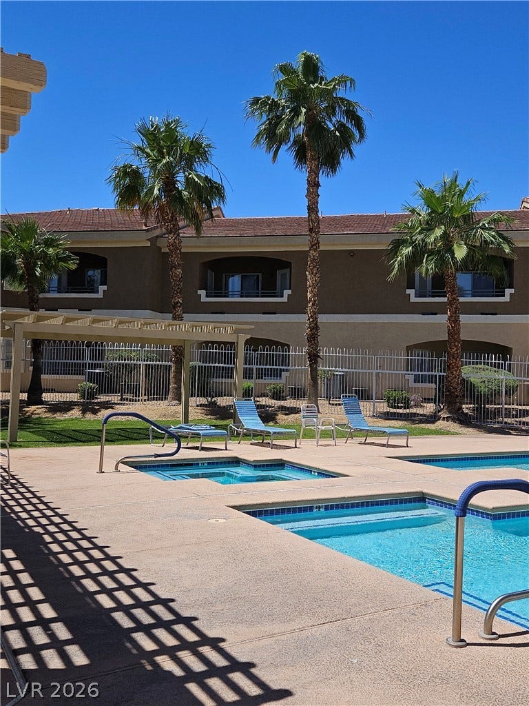 833 Aspen Peak Loop, #112, Henderson, NV 89011 Plenty of area to lounge and enjoy the sun or the covered patios